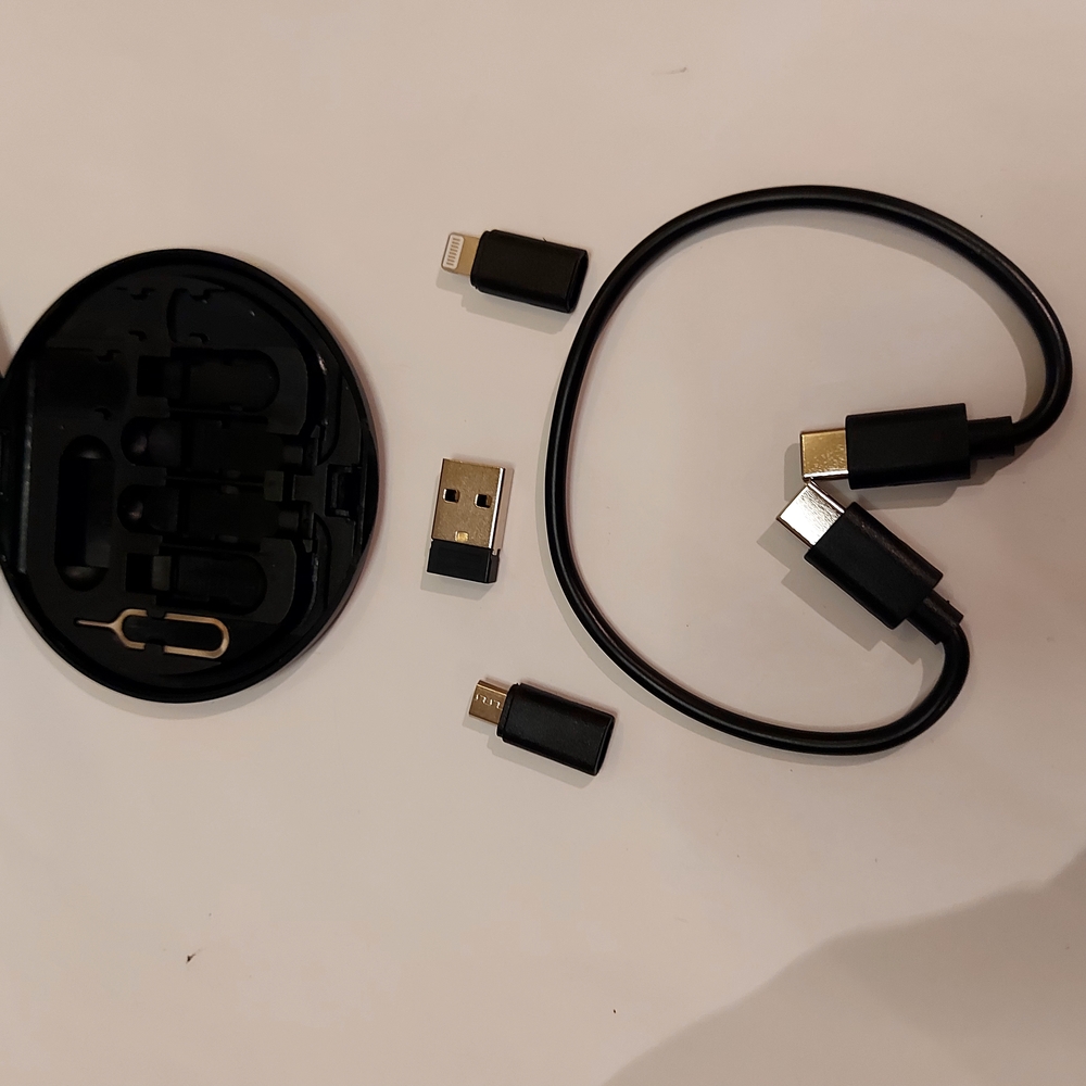 Compact Black Charging Adapter Set - Picture 3 of 4